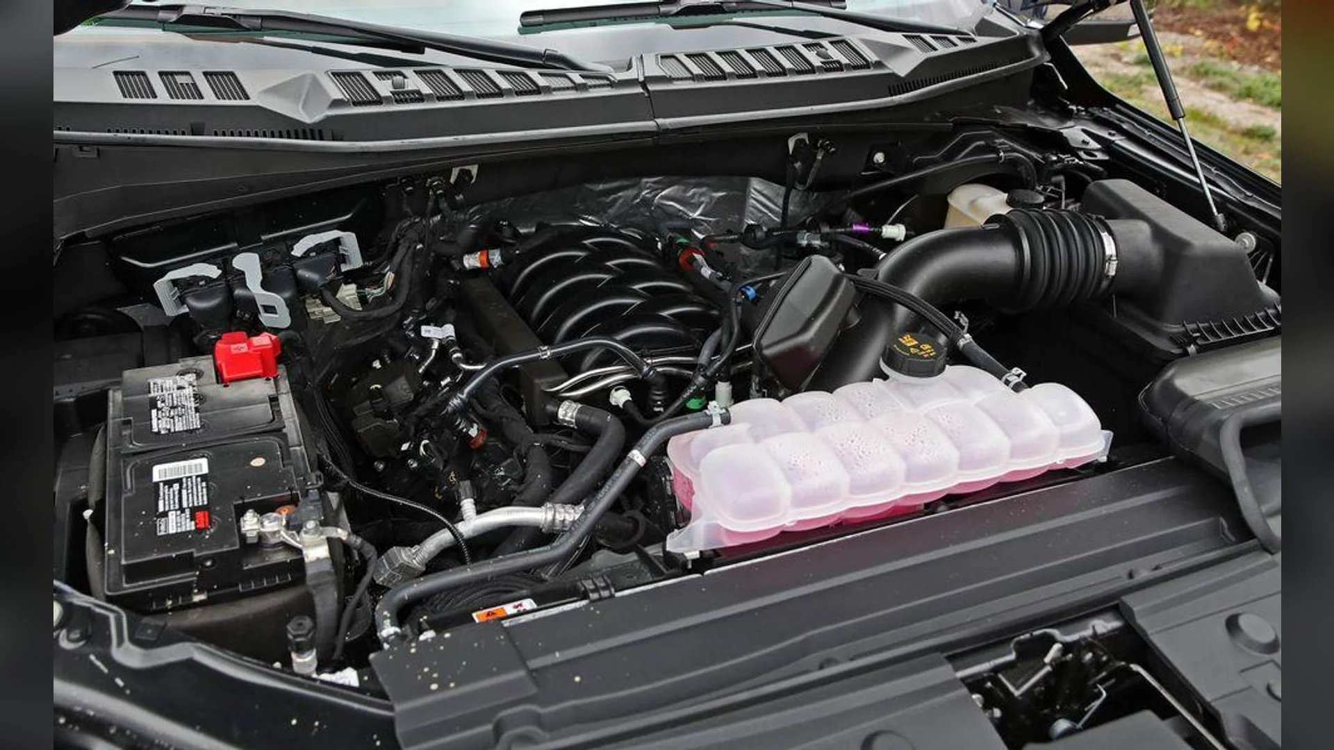 Ford F-150 5.0 Coyote V8 Engine Sound