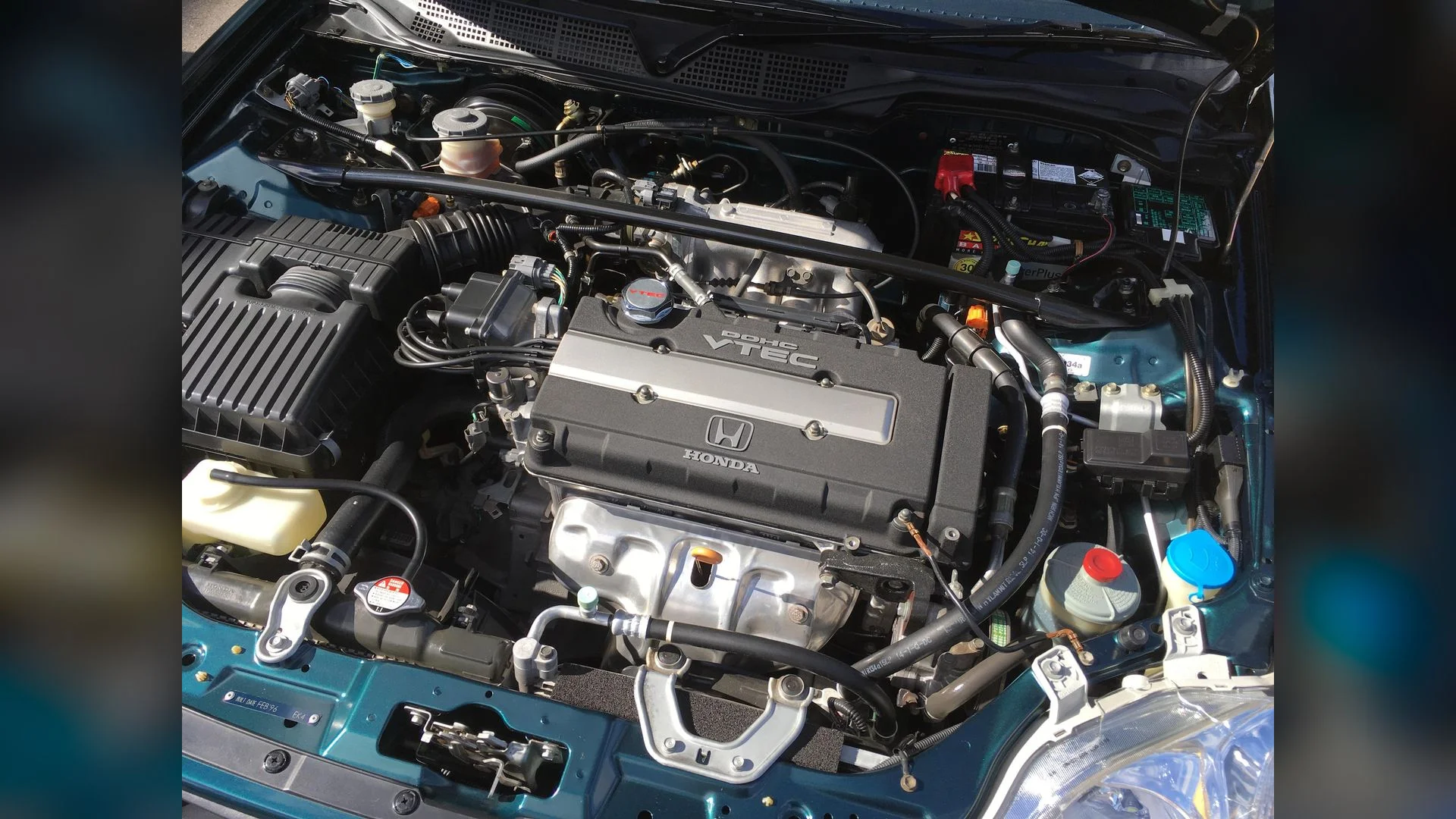 Bấm để xem toàn màn hình Honda B16A I4 Engine Sound