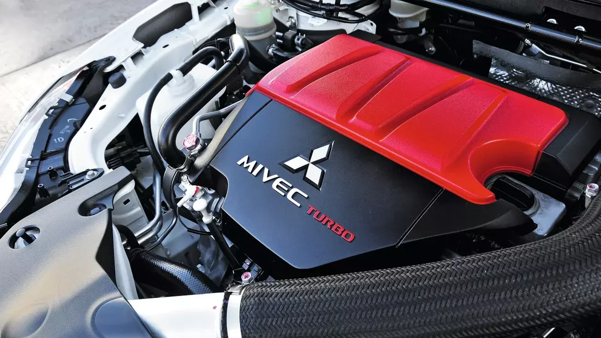 Mitsubishi Lancer 4B11T I4 Engine Sound