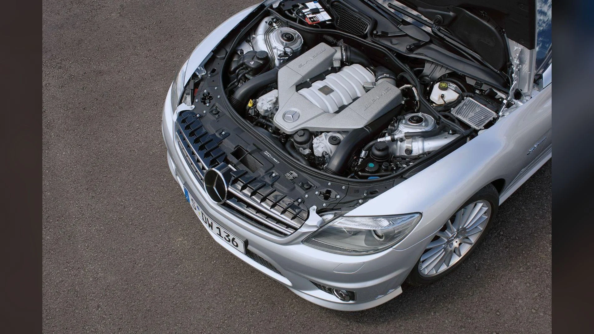 Bấm để xem toàn màn hình Mercedes-Benz AMG 63 M156 6.2L V8 Engine Sound