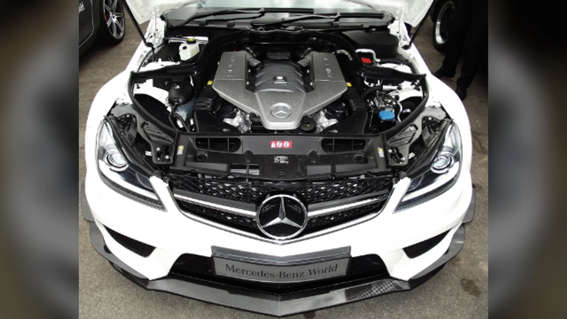 Bấm để xem toàn màn hình Mercedes-Benz C63 M156/M157 Engine Sound