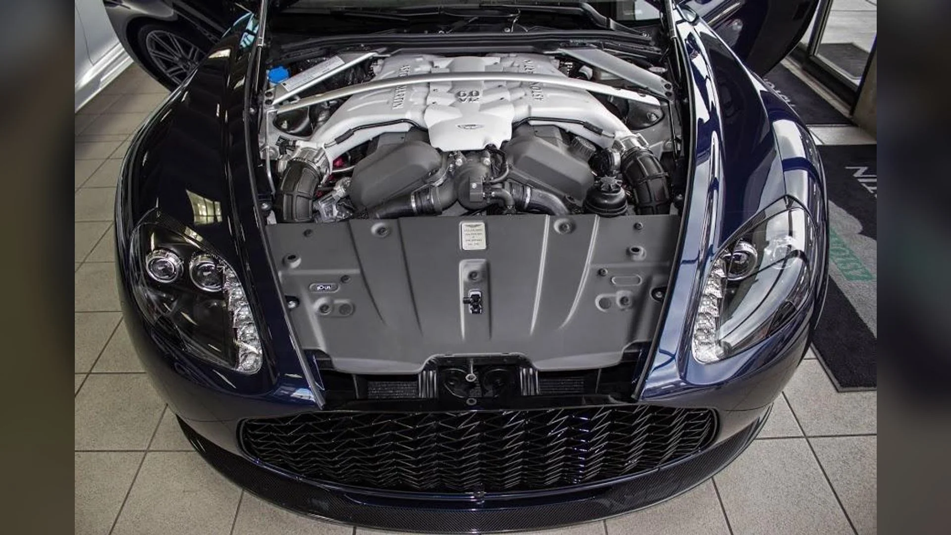 Bấm để xem toàn màn hình Aston Martin Zagato 5.9L V12 - Engine Sound