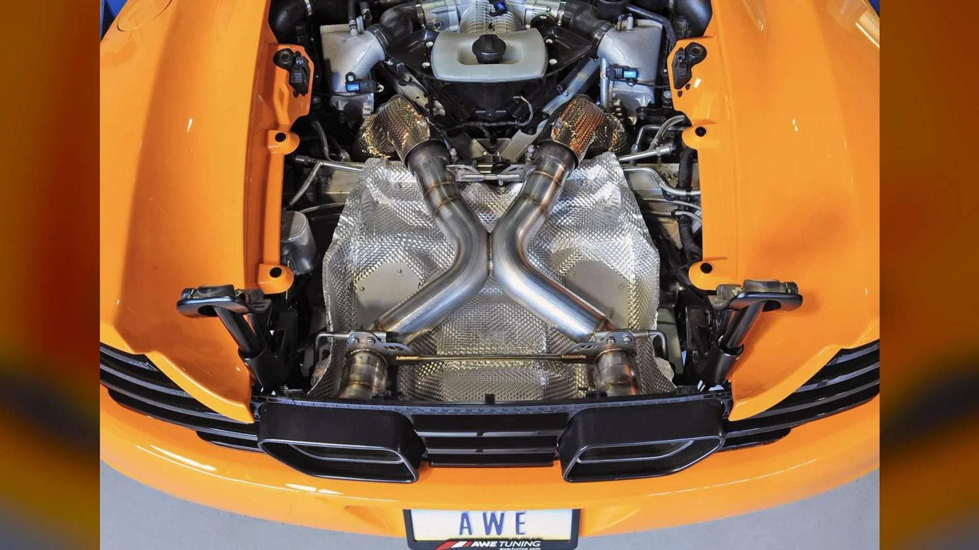 Bấm để xem toàn màn hình Mclaren MP4-12C 3.8L V8 - Engine Sound