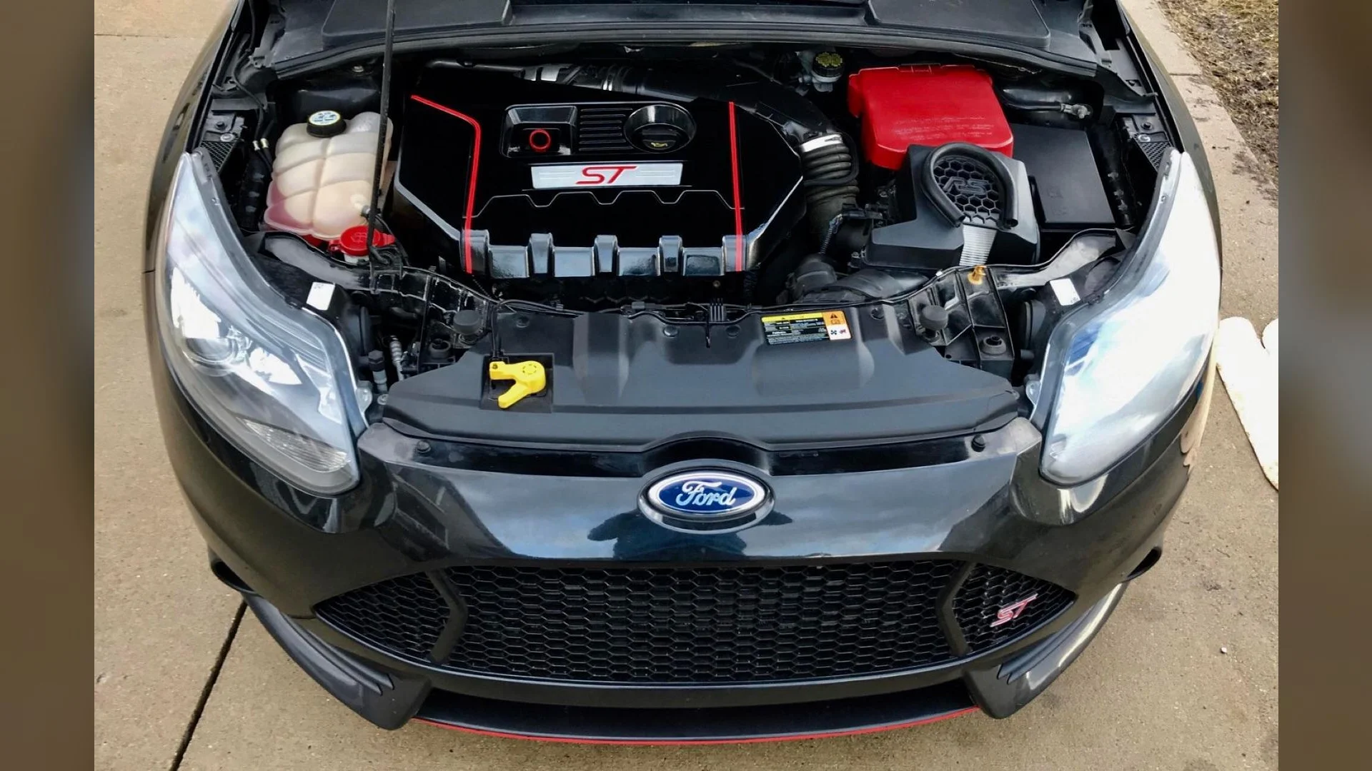 Bấm để xem toàn màn hình Ford Focus ST i4 Engine Sound
